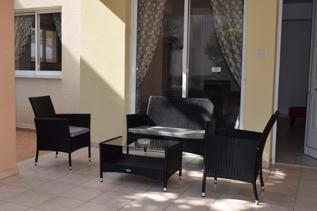 Diana Apartment Paphos Ngoại thất bức ảnh