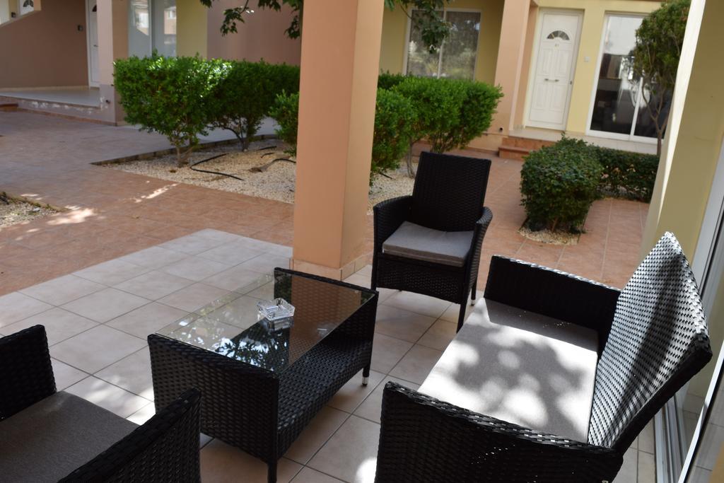 Diana Apartment Paphos Ngoại thất bức ảnh