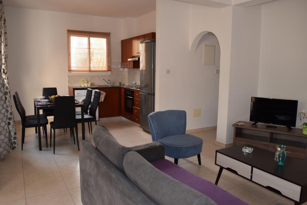 Diana Apartment Paphos Ngoại thất bức ảnh