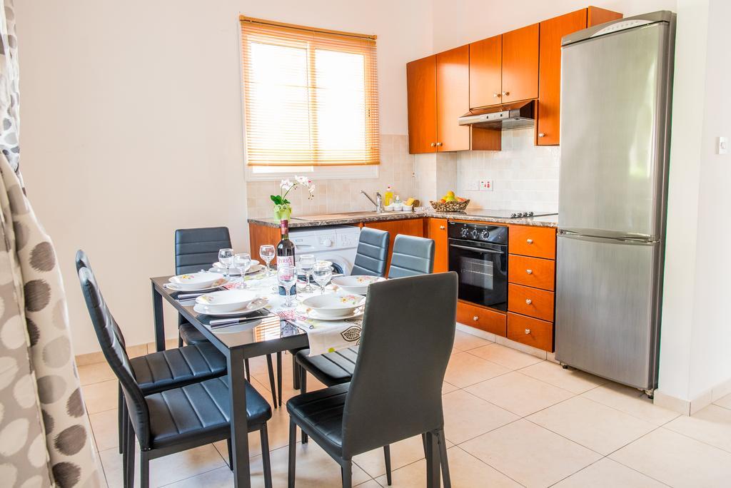 Diana Apartment Paphos Ngoại thất bức ảnh